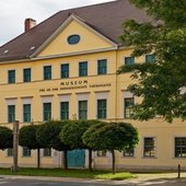 Similar image
