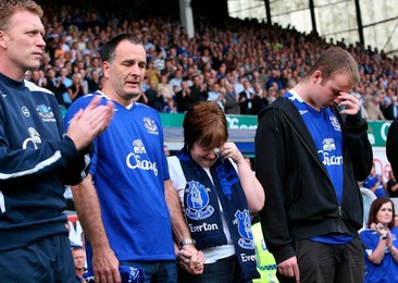 Family and Everton players pay tribute to murdered boy