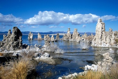 Landscape of tufa formations at Mono Lake, California, USA, North America