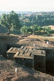 Sunken, rock-hewn Christian church, in rural landscape, Lalibela, UNESCO World Heritage Site, Ethiopia, Africa