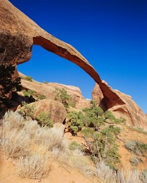 Landscape Arch, 92 ft. high, 306 ft. span, Arches National Park, Utah, USA, North America