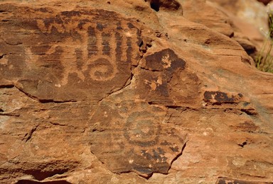Petroglyphs drawn in sandstone by Anasazi indians around 500AD, Valley of Fire State Park, Nevada, USA