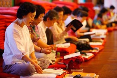 Buddhist lecture meeting, Bongeunsa temple, Seoul, South Korea, Asia
