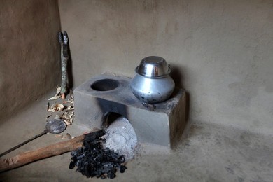Hearth or fire place. Kurmi caste. Bhilwara village, district Hazaribaug, Jharkhand, India