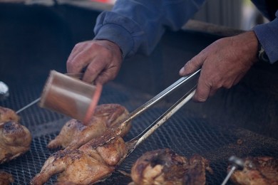 Farmer's Market: food, vendors and shoppers. Chicken bbq. Idaho