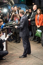 British Prime Minister David Cameron tal..........