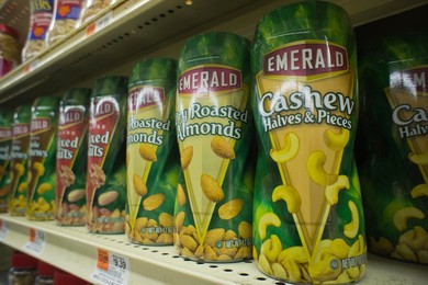 Kellogg in talks to buy Diamond Foods