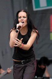 NU PAGADI– 25.06.2005 Beim Happy Family