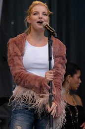 Yvonne Catterfeld – 25.06.2005 Happy Family Hamburg