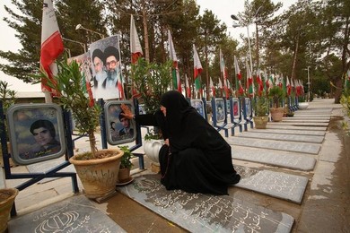 Iran, Isfahan, Friedhof / Foto 2009