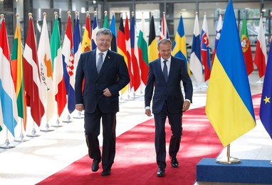 Tusk Poroshenko
