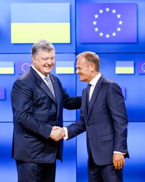 Tusk Poroshenko