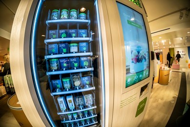 Farmer‚Äôs Fridge healthy food vending machines in New York