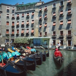 Image 697954359