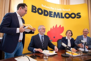 BRUSSELS VLAAMS BELANG BOOK BODEMLOOS