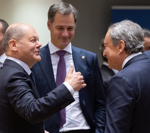 EUROPEAN COUNCIL SUMMIT MEETING