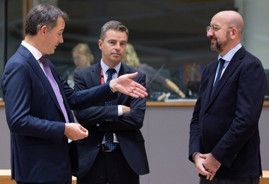 EUROPEAN COUNCIL SUMMIT MEETING