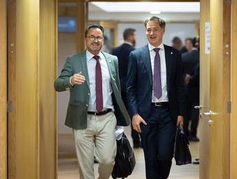 EUROPEAN COUNCIL SUMMIT MEETING