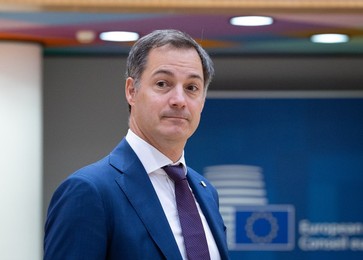 EUROPEAN COUNCIL SUMMIT MEETING