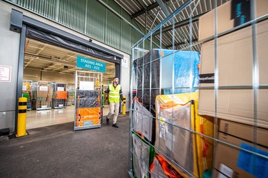 ECONOMY OPENING AMAZON DELIVERY CENTER