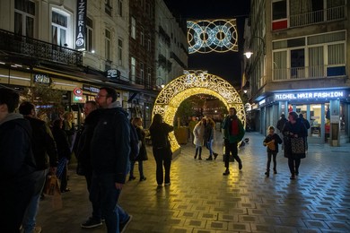 BRUSSELS CHRISTMAS MARKET ILLUSTRATIONS