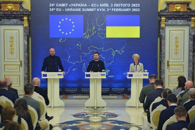 Volodymyr Zelenskyy, Ursula von der Leyen and Charles Michel meet with press