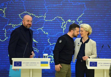 Volodymyr Zelenskyy, Ursula von der Leyen and Charles Michel meet with press