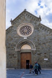 Church. san Lorenzo. people. vertical. manarola. cinque Terre. ligury. italy. Italyn. ligurian Alps. ligurian. ligurian Sea. liguria. mediterranean. mediterranean Sea. tourist Destination. tourist Attraction. touristic. traveling. travel. travel Destinati