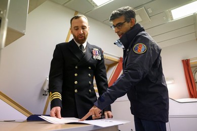 The Prime Minister Boards HMS Diamond