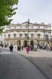 Piazza della Scala square and the facade of the Teatro alla Scala, Milan, Lombardy, Italy, Europe