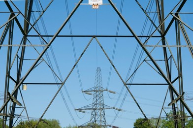 Nested pylons at Sandford, Oxfordshire