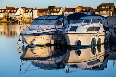 Crowded Abingdon marina by the Thames, winter sunrise