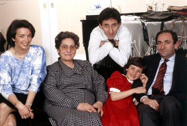 Franco Battiato posing with his family
