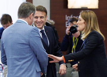 EUROPEAN COUNCIL SUMMIT MEETING