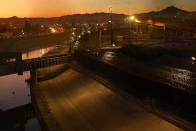 Image 961196743