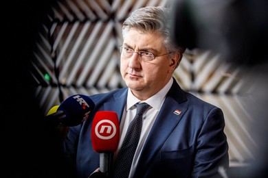 EUROPEAN COUNCIL SUMMIT MEETING