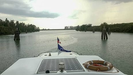 Image 1005467735