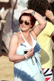 **EXCLUSIVE** Sharon Osbourne hits the beach as the Osbournes enjoy a family new year vacation in Hawaii