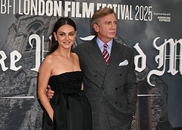 Mila Kunis and Daniel Craig