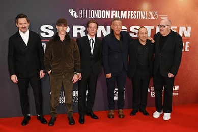 Scott Cooper, Jeremy Strong, Jeremy Allen White, Bruce Springsteen, Stephen Graham and Jon Landau