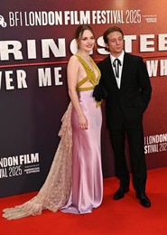 Odessa Young and Jeremy Allen White