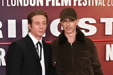 Jeremy Allen White and Jeremy Strong