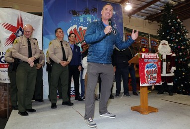 44th Annual Miracle on 1st Street Turkey Giveaway!