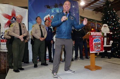 44th Annual Miracle on 1st Street Turkey Giveaway!