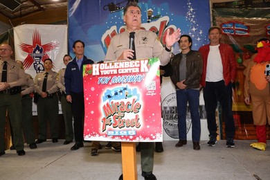 44th Annual Miracle on 1st Street Turkey Giveaway!