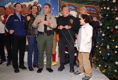 44th Annual Miracle on 1st Street Turkey Giveaway!