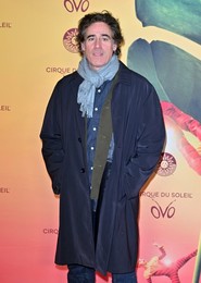 Stephen Mangan
