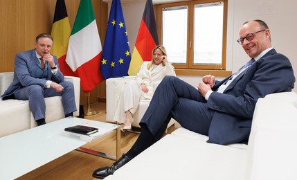 EUROPEAN COUNCIL SUMMIT MEETING