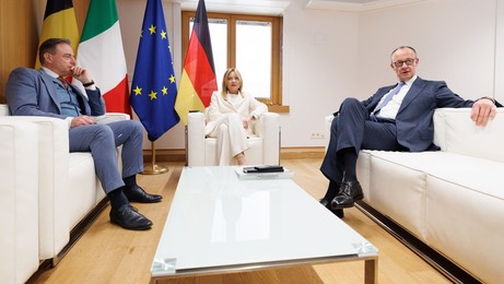 EUROPEAN COUNCIL SUMMIT MEETING