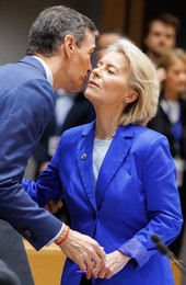 EUROPEAN COUNCIL SUMMIT MEETING